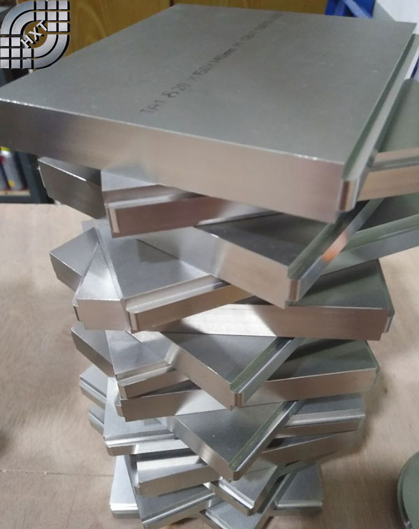 產品八